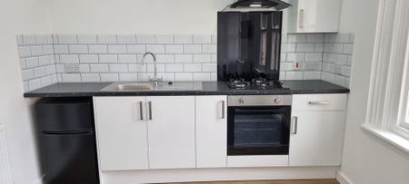 Studio to rent - Photo 2