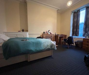 8 bedroom terraced house to rent - Photo 5