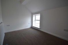 1 bed Apartment for Rent - Photo 2