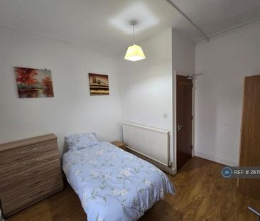 1 bedroom in a house share to rent - Photo 1