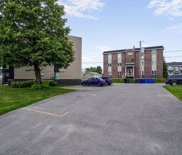 Bel Appartement Style Condo Tout Rénové - Photo 3