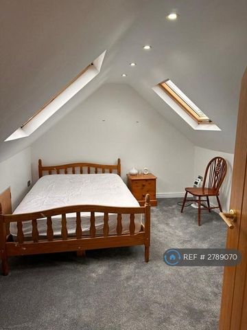 4 bedroom terraced house to rent - Photo 4