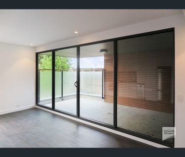 8/51 Sandy Bay Road, Battery Point, Tas 7004 - Photo 1