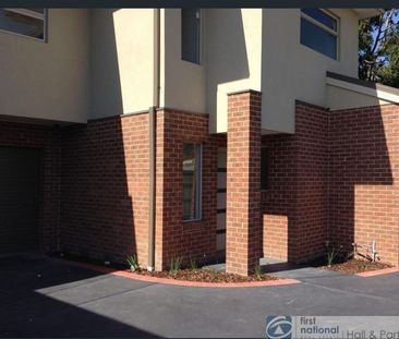 Prime Location Family Home - Photo 1