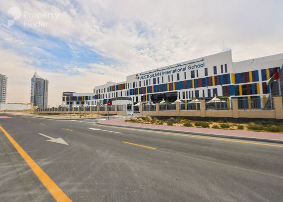 Bright & Spacious 5BR Villa – Al Barsha South 1 - Photo 1