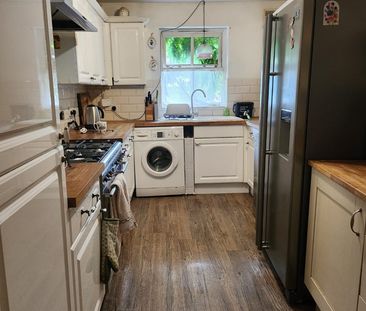 Room in a Shared House, Strawberry Terrace, N10 - Photo 4