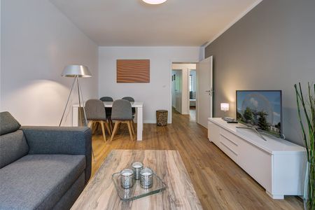 Beautiful 2.5-room apartment with 2 bedrooms and balcony in Munich-Westend - Foto 4