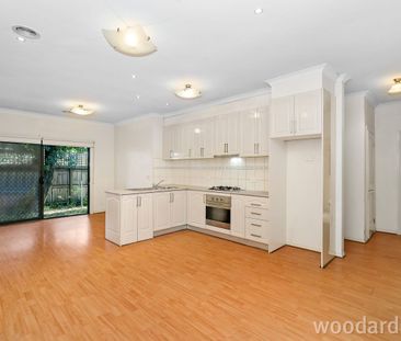Stylish, Low-Maintenance Living in a Prime Glen Waverley Location! - Photo 2