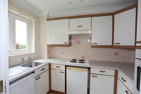 1 bedroom retirement property to rent - Photo 5