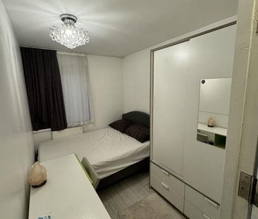 1 bedroom in a flat share to rent - Photo 6