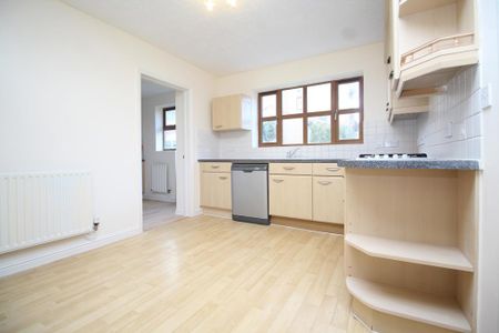 4 bedroom detached house to rent - Photo 5