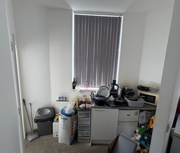 1 bed House Share - To Let - Photo 2