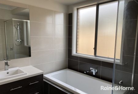 4 Bedroom Family Home - Photo 5