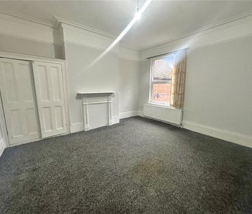 5 bedroom semi-detached house to rent - Photo 4