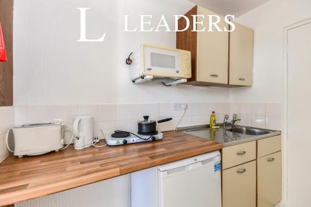 Studio to rent - Photo 5