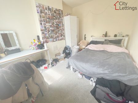 2 Bedroom End Terraced House - Photo 4