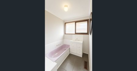 27 Taylor Street, Cranbourne, Vic 3977 - Photo 4