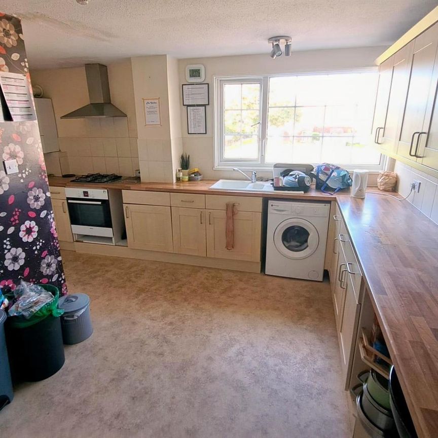 Tamar Green, Hemel Hempstead, HP2 6EP, Herts - Photo 1