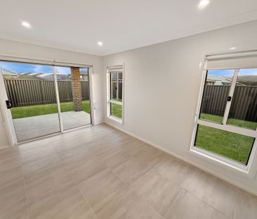 MORDEN FAMILY HOME WITH SOLAR POWER - Photo 1