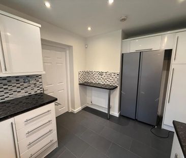 4 bedroom detached house to rent - Photo 5