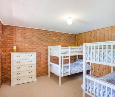 Coastal Living - Spacious Family Home Just Minutes from the Beach - Photo 5