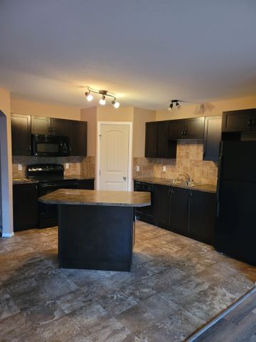 Beautiful Condo Unit Available in Johnstone Park!!! - Photo 4