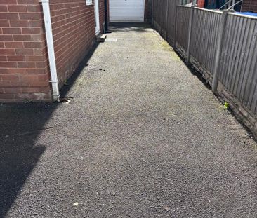 3 bedroom semi-detached bungalow to rent - Photo 2