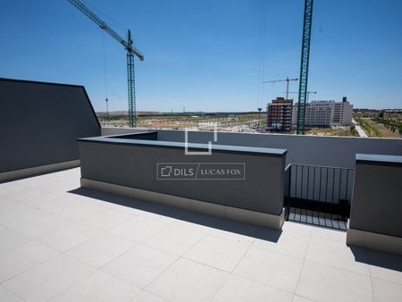 Excellent 1 Bedroom apartment with 50m² terrace for rent in Vicálvaro, Madrid - Photo 3