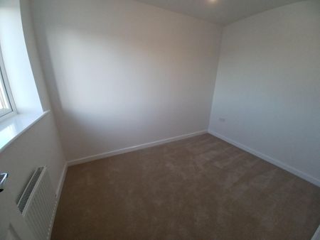 3 bedroom House To Let - Photo 2