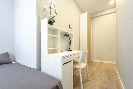 Calle del Puerto de Canfranc, Madrid, Community of Madrid 28038 - Photo 4