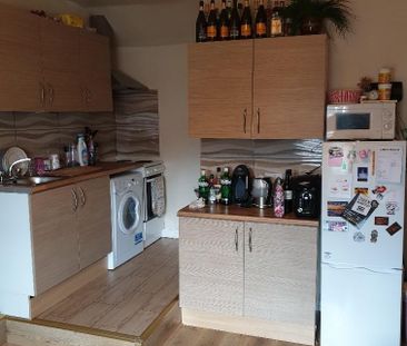 2 bedroom flat to rent - Photo 6
