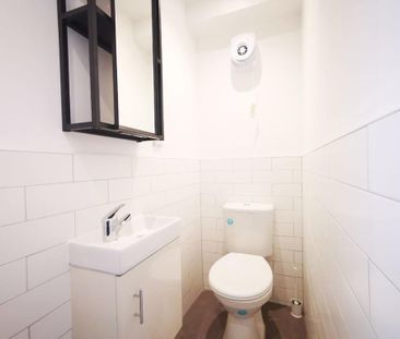 3 bedroom flat to rent - Photo 2
