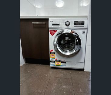 Ideal Urban Living – 2BR Fully Furnished Apartment in CBD’s East End. - Photo 2