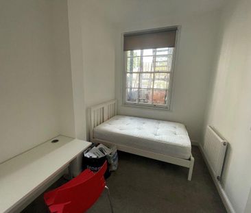 3 bedroom apartment to rent - Photo 4