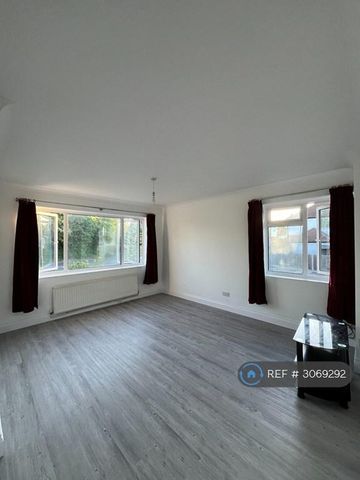 2 bedroom maisonette to rent - Photo 4
