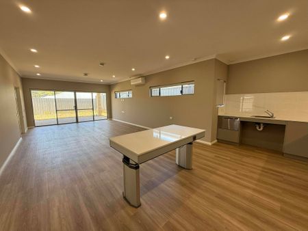 Perfect for Sda Living, Fifo Workers, or a Group Seeking Independent yet Shared Accommodation. - Photo 3