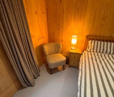 1 Bed Flat, Simon Square, EH8 - Photo 3