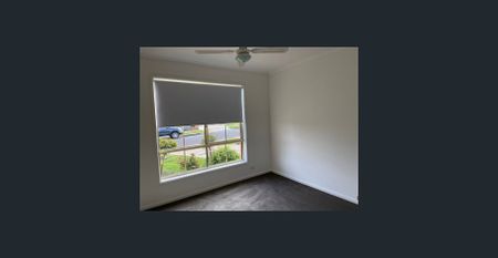 Spacious And Bright Unit! - Photo 4