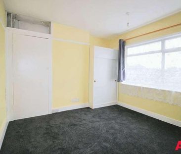 Rush Green Road, Romford, RM7 - Photo 4