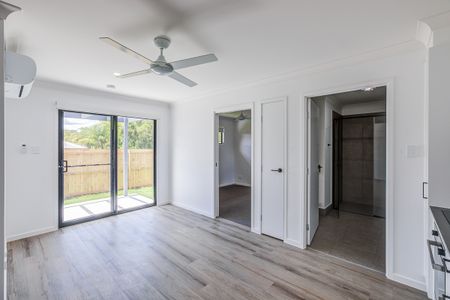 Brand New 2 Bedroom Duplex! - Photo 5