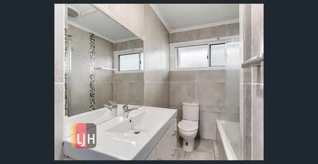 3 BEDROOM HOME WITH AIR CONDITIONING CLOSE TO EVERYTHING - Photo 1