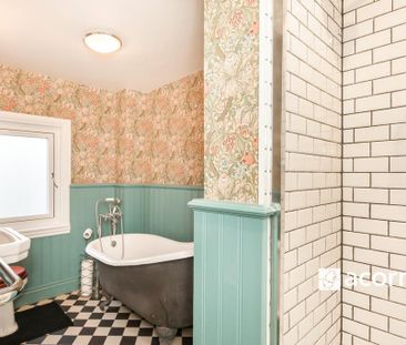 3 bedroom end of terrace house to rent - Photo 2