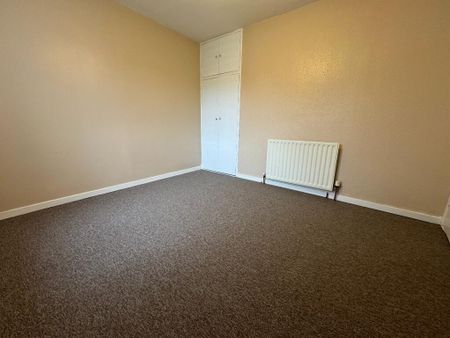 2 Mallusk Gardens, Antrim, BT41 1BA - Photo 3