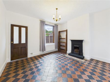 2 bedroom Terraced House to rent - Photo 2