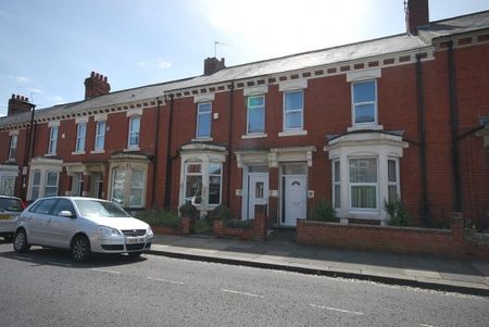 5 Bed - Warton Terrace, Heaton - Photo 4