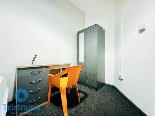 7 bed Semi-Detached House for Rent - Photo 1