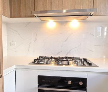 Brand New Double storey Townhouse with Three Bedrooms Two bathrooms... - Photo 4