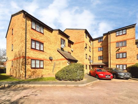 Falcon Avenue, Grays, RM17 - Photo 3