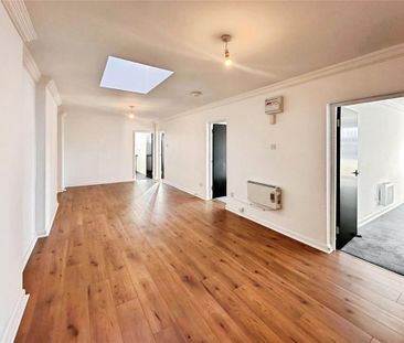 3 bedroom flat to rent - Photo 2