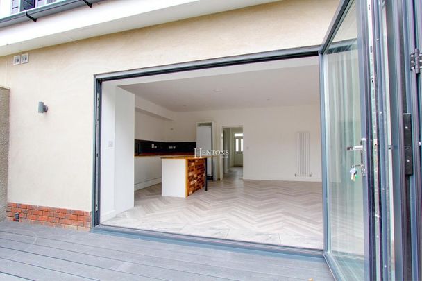 3 bedroom semi-detached bungalow to rent - Photo 1